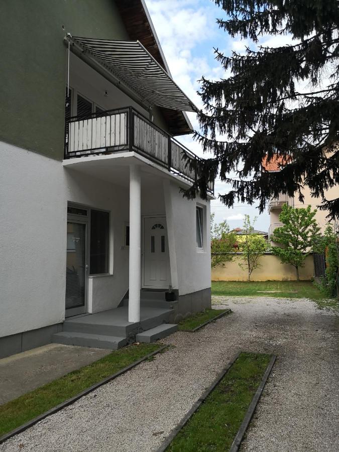 דירות Sanski Most Apartman Sana Lux מראה חיצוני תמונה
